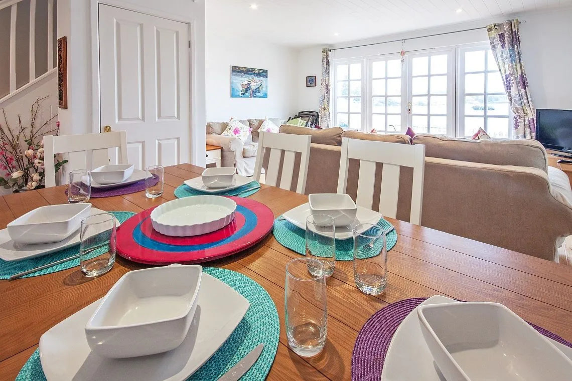 Windrush Lake – Cotswold Water Park - Jones Getaways Limited