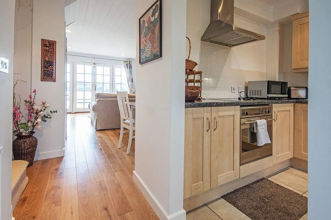 Windrush Lake – Cotswold Water Park - Jones Getaways Limited