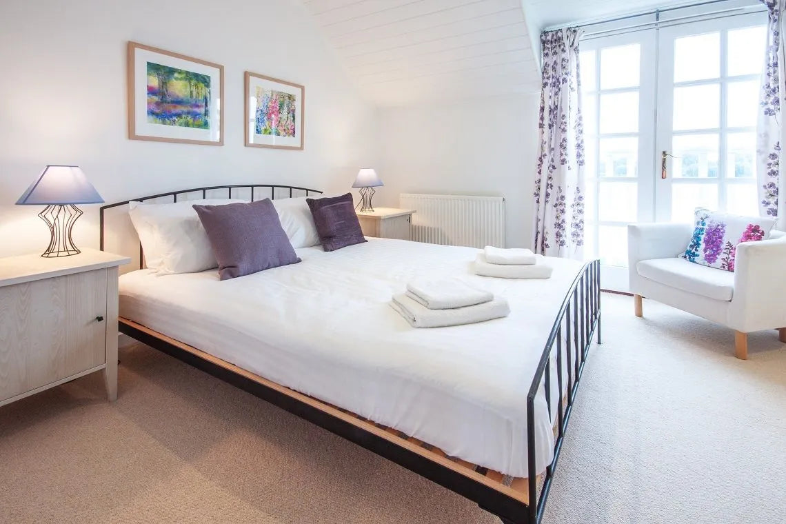 Windrush Lake – Cotswold Water Park - Jones Getaways Limited